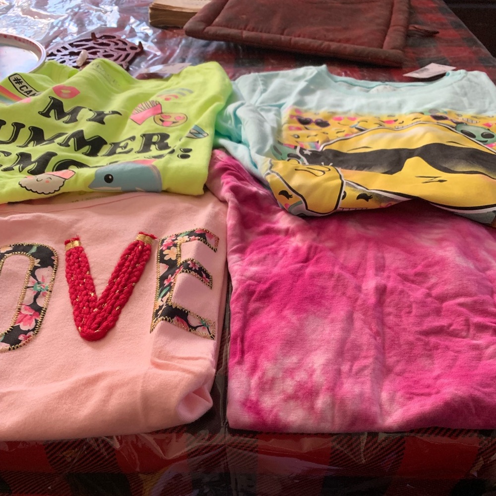 Girls short sleeve shirts size 10/12